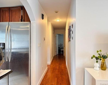 133 Railroad Avenue - Photo Thumbnail 3