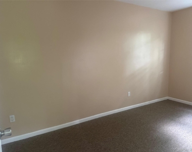 155 Orange Turnpike - Photo Thumbnail 3