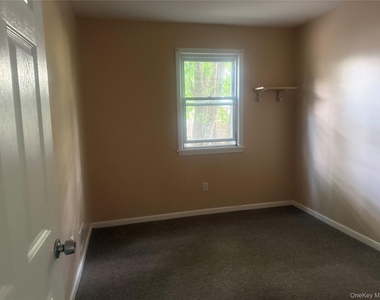 155 Orange Turnpike - Photo Thumbnail 4