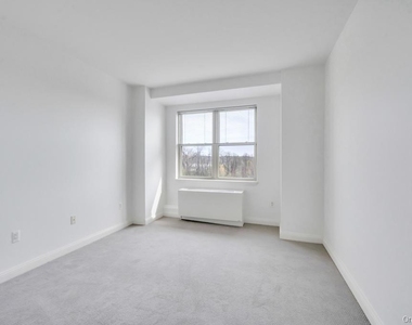 300 E Overlook - Photo Thumbnail 13