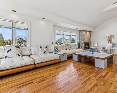 22 Meadow Lane - Photo Thumbnail 7