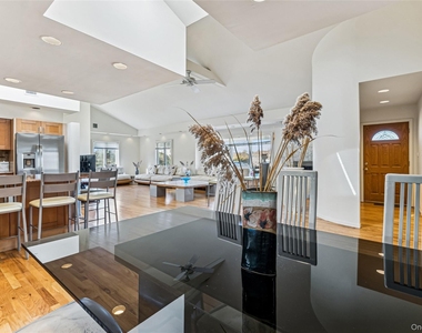 22 Meadow Lane - Photo Thumbnail 10