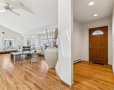 22 Meadow Lane - Photo Thumbnail 3