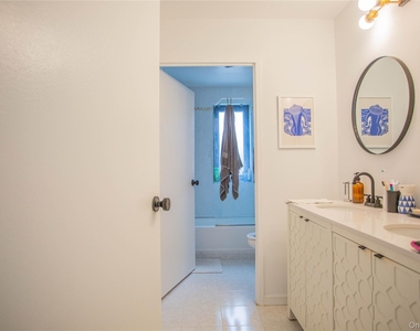 100 W Broadway - Photo Thumbnail 25