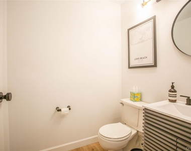 100 W Broadway - Photo Thumbnail 9
