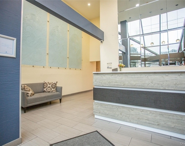 100 W Broadway - Photo Thumbnail 2
