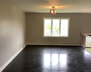 19 Mountainview Drive - Photo Thumbnail 2