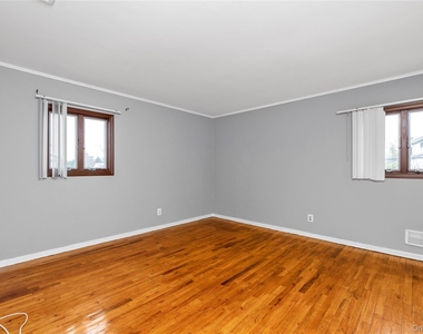 5 Glenbrook Road - Photo Thumbnail 12