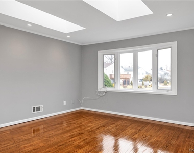5 Glenbrook Road - Photo Thumbnail 1