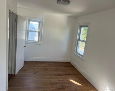 309 Franklin Avenue - Photo Thumbnail 7