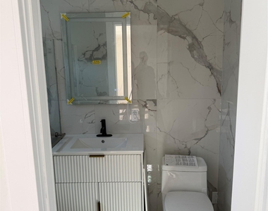 309 Franklin Avenue - Photo Thumbnail 5