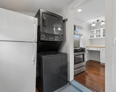 424 Main Street - Photo Thumbnail 8