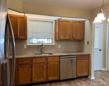 10-b Benjamin Franklin Drive - Photo Thumbnail 3