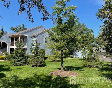10-b Benjamin Franklin Drive - Photo Thumbnail 1