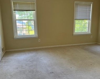 10-b Benjamin Franklin Drive - Photo Thumbnail 6