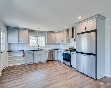 4 Wilcox Avenue - Photo Thumbnail 4