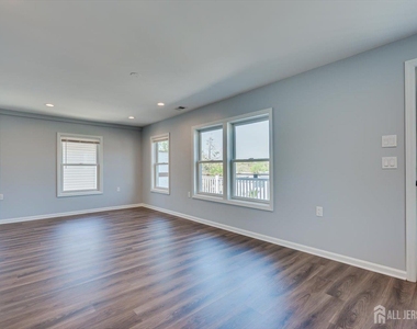 4 Wilcox Avenue - Photo Thumbnail 7
