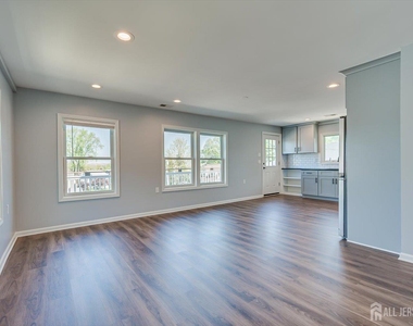 4 Wilcox Avenue - Photo Thumbnail 2
