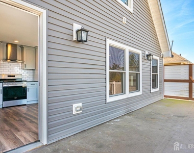 4 Wilcox Avenue - Photo Thumbnail 17