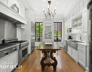 320 E 55th Street - Photo Thumbnail 2