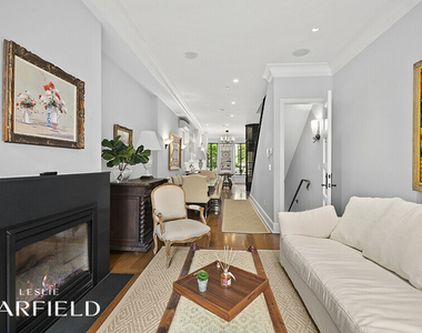 320 E 55th Street - Photo Thumbnail 4