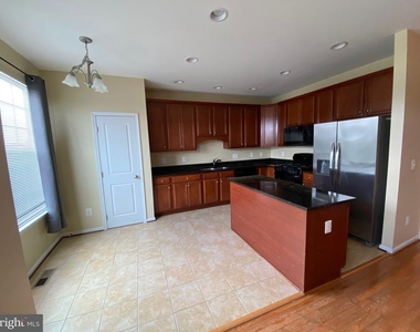 258 Woodstream Boulevard - Photo Thumbnail 21