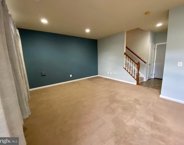258 Woodstream Boulevard - Photo Thumbnail 12