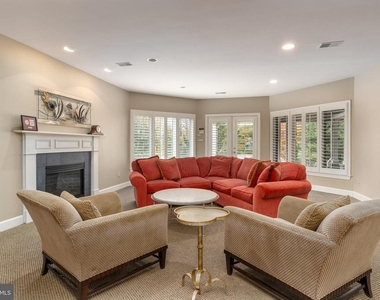 7818 Crownhurst Court - Photo Thumbnail 12