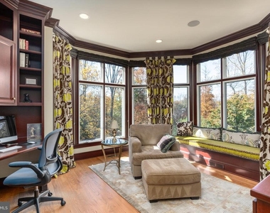 7818 Crownhurst Court - Photo Thumbnail 6