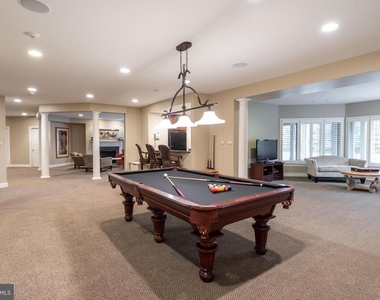 7818 Crownhurst Court - Photo Thumbnail 11