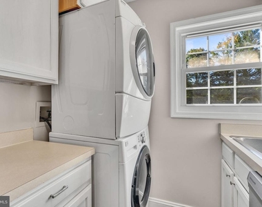 2237 Farrington Avenue - Photo Thumbnail 9
