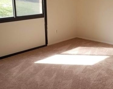 491 N Armistead Street - Photo Thumbnail 8