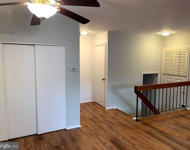 9358 Neil Road - Photo Thumbnail 2