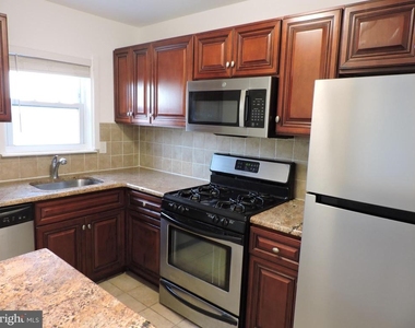9358 Neil Road - Photo Thumbnail 7