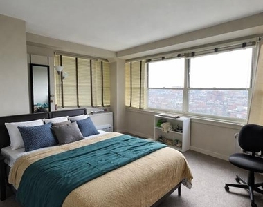 1806 Rittenhouse Square - Photo Thumbnail 3