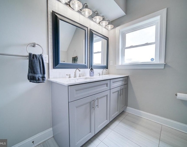 1513 S Lambert Street - Photo Thumbnail 25