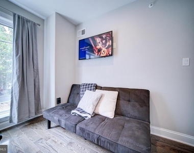 1513 S Lambert Street - Photo Thumbnail 15