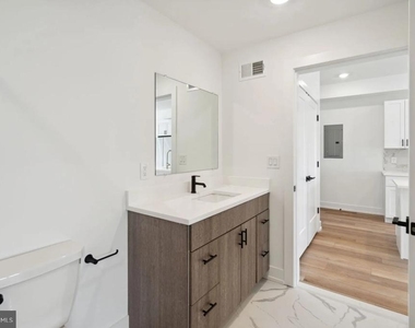 901 Leland - Photo Thumbnail 13