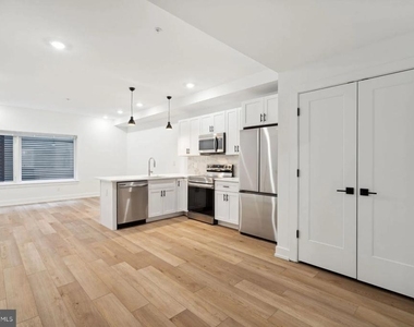 901 Leland - Photo Thumbnail 10