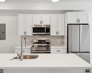 901 Leland - Photo Thumbnail 8