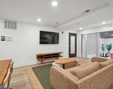 901 Leland - Photo Thumbnail 5
