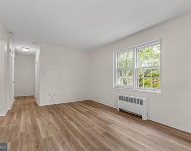 734 North Terrace - Photo Thumbnail 3