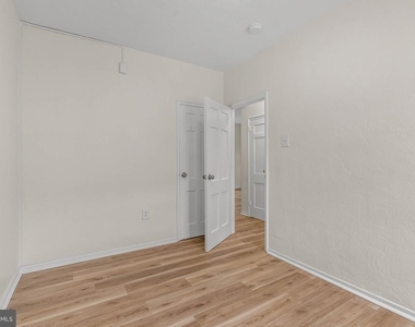 734 North Terrace - Photo Thumbnail 7