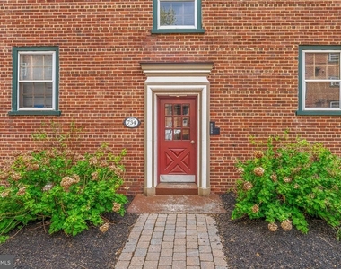 734 North Terrace - Photo Thumbnail 8