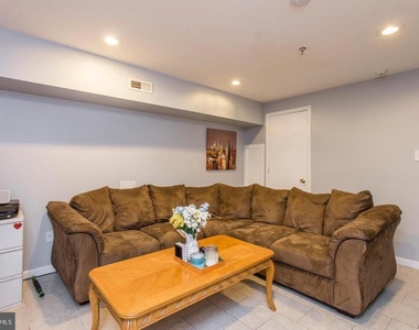 516 N Preston Street - Photo Thumbnail 1