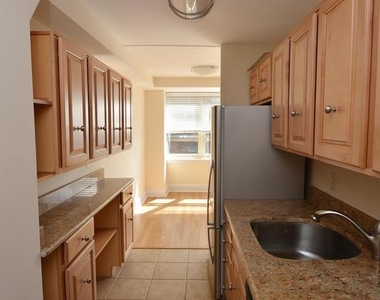 1806 Rittenhouse Square - Photo Thumbnail 9
