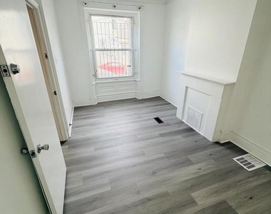 2260 N 15th Street - Photo Thumbnail 6