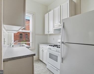 2441 Brown Street - Photo Thumbnail 6