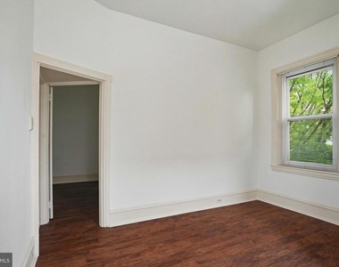 2441 Brown Street - Photo Thumbnail 9
