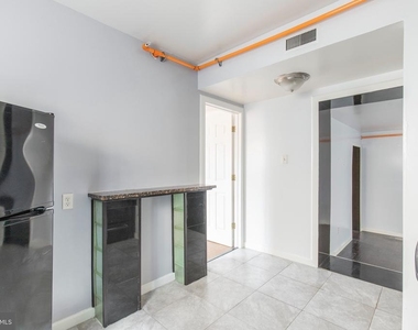507 W Girard Avenue - Photo Thumbnail 4